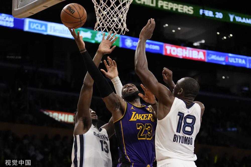 球迷們翹首 球迷們翹首