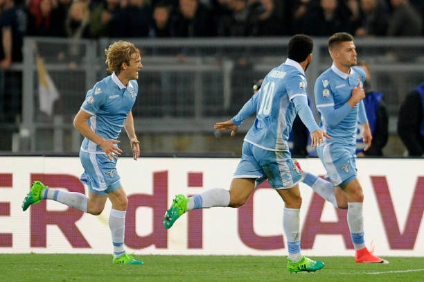 吸引眼球的 吸引眼球的